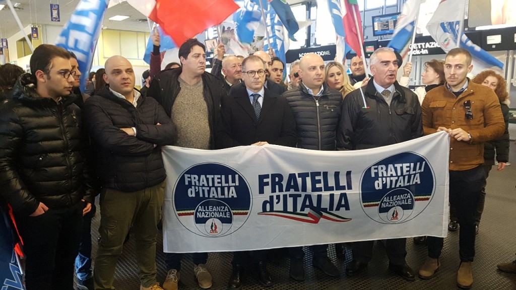 aeroporto dello stretto fratelli d'italia