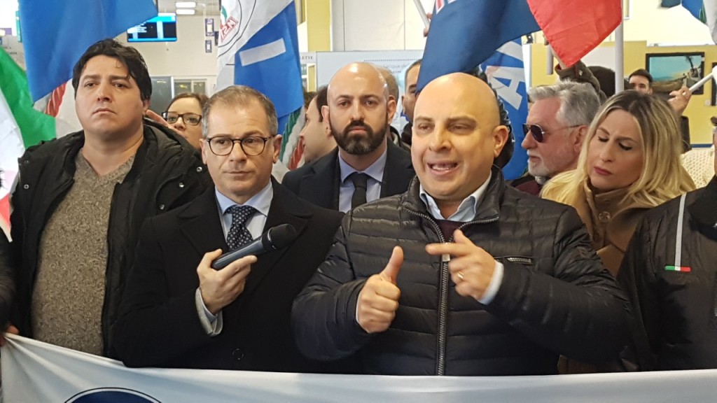 aeroporto dello stretto fratelli d'italia