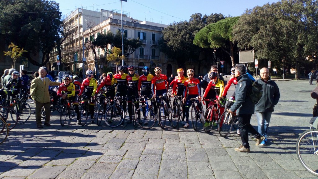 messina pedalata amici di edy piazza duomo (2)