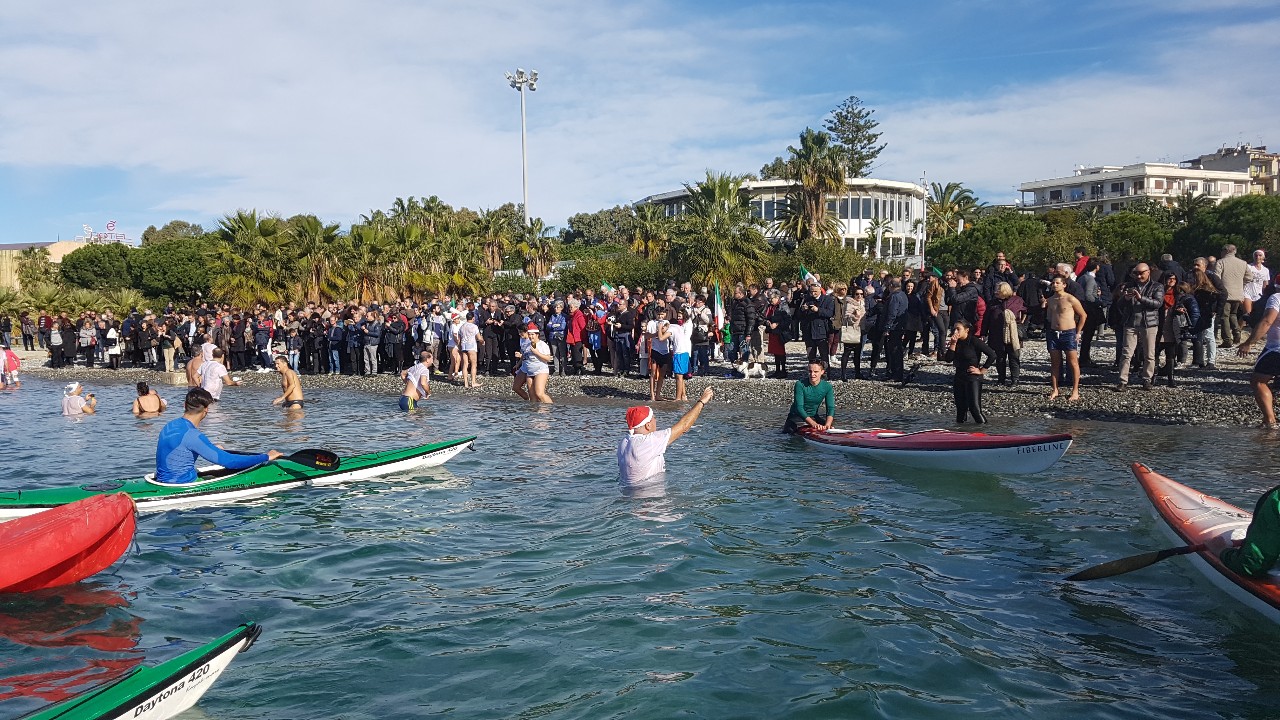 tuffo mare capodanno (25)