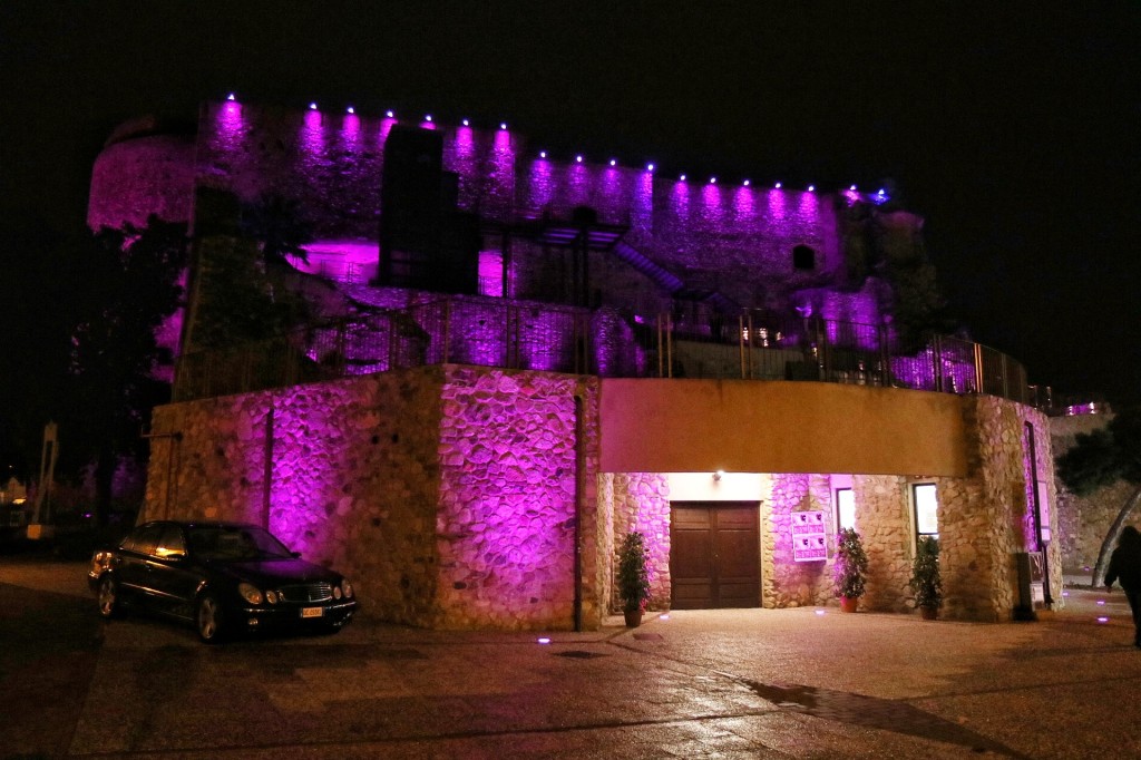 castello aragonese colorato giornata epilessia (1)
