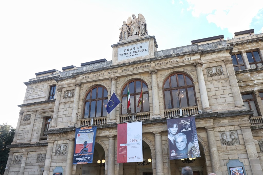 teatro vittorio emanuele messina (1)