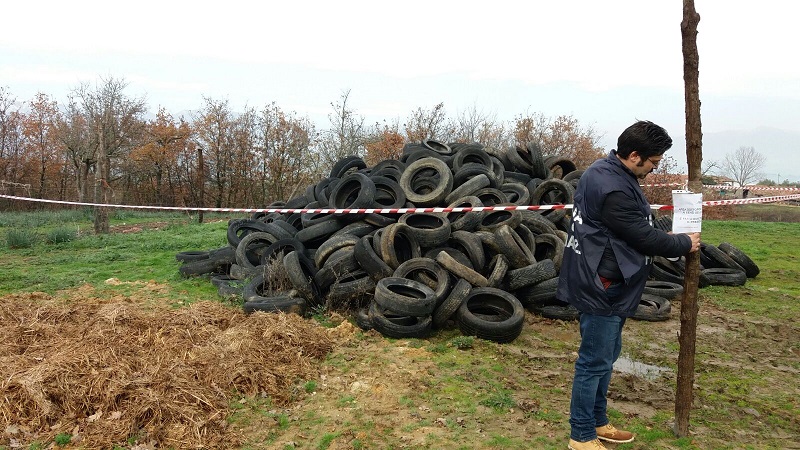 Discarica abusiva Cosenza (1)