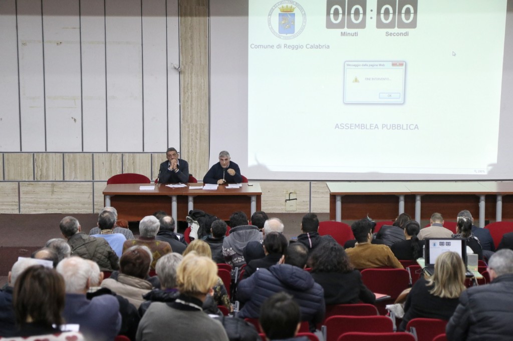 assemblea pubblica
