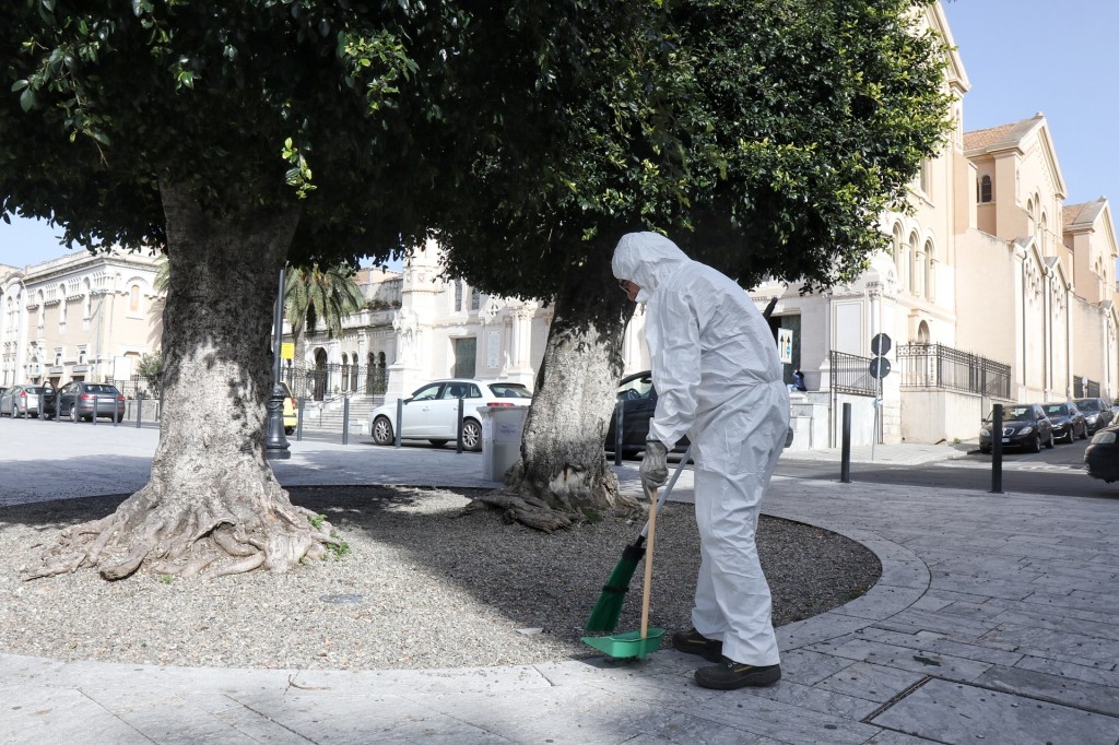 protesta operatore mesiani