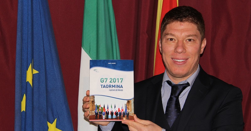 saro laganà con il libro g7 2017 taormina capitale del mondo