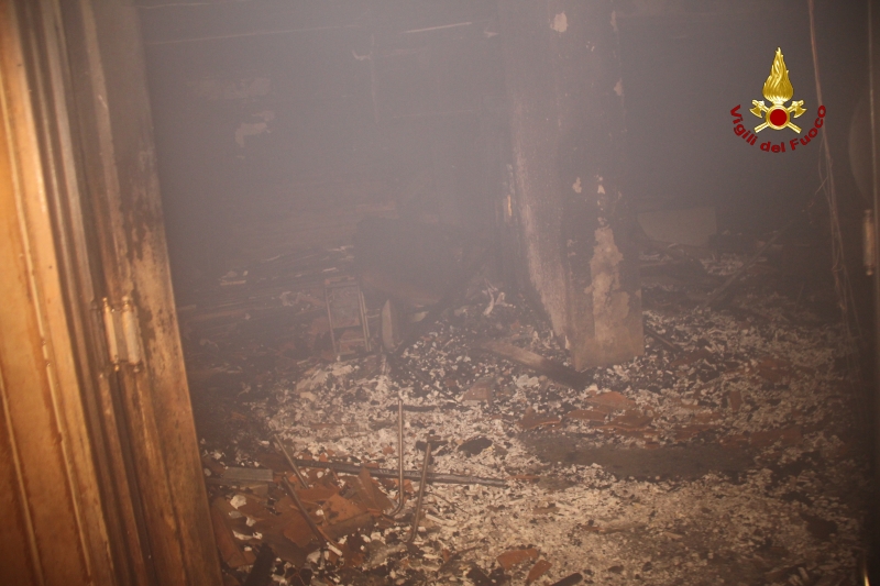 Messina incendio Hotel Messina viale della libertà