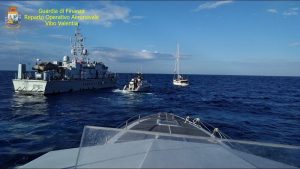 crotone scafisti migranti