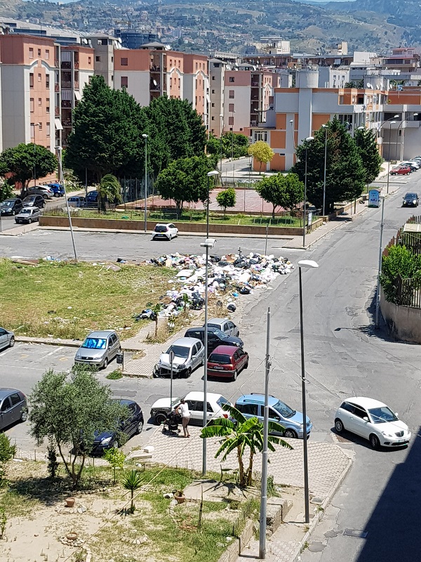 rifiuti rione marconi