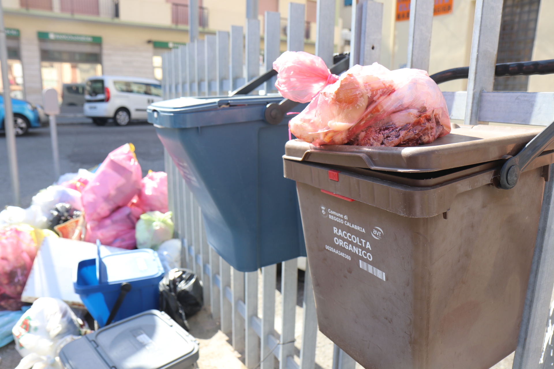 rifiuti santa caterina svincolo autostrada (6)