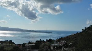 tra-Scilla-e-Cariddi