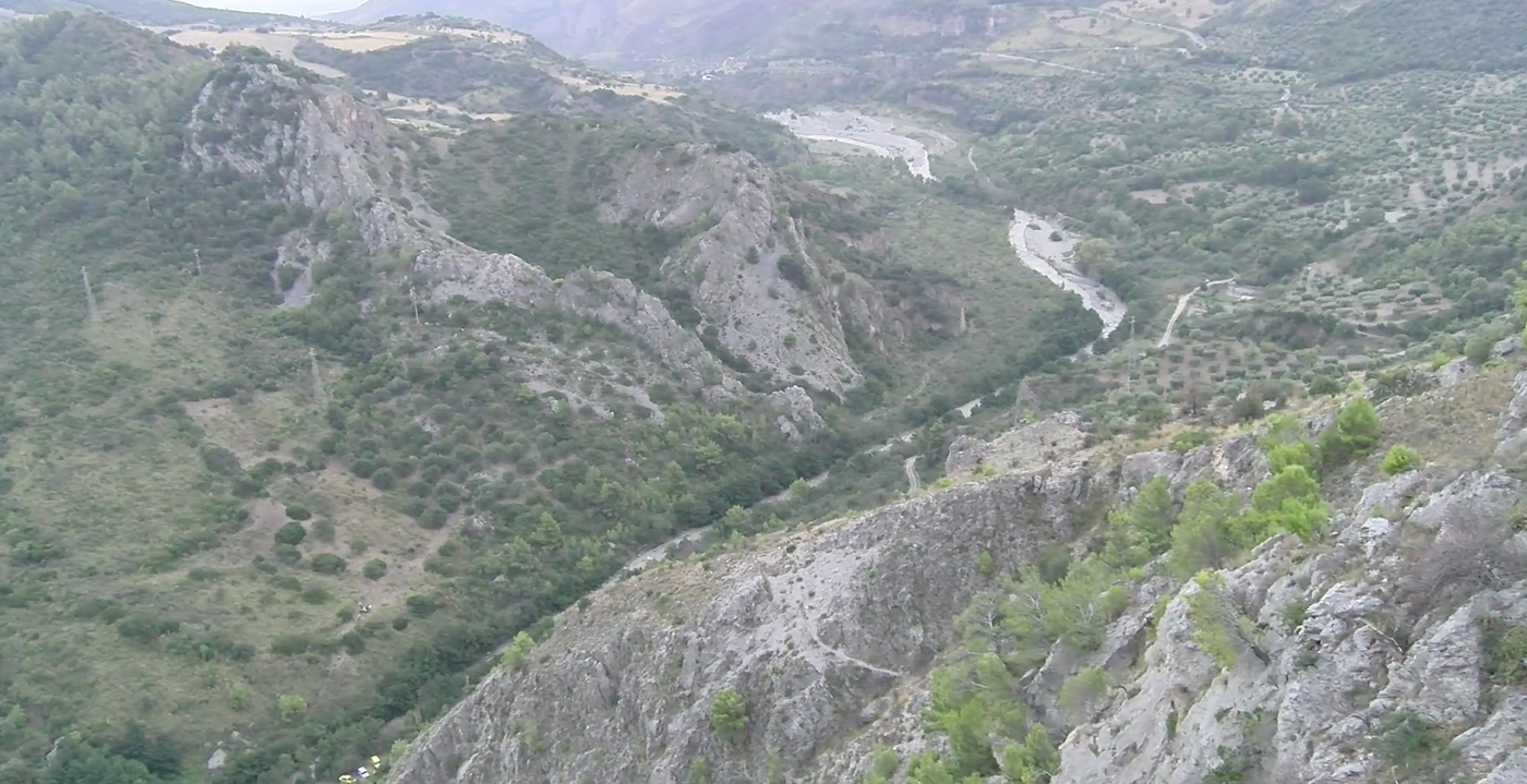 Calabria, piena improvvisa del torrente Raganello nel Parco del Pollino