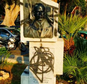 stele ciccio franco imbrattata