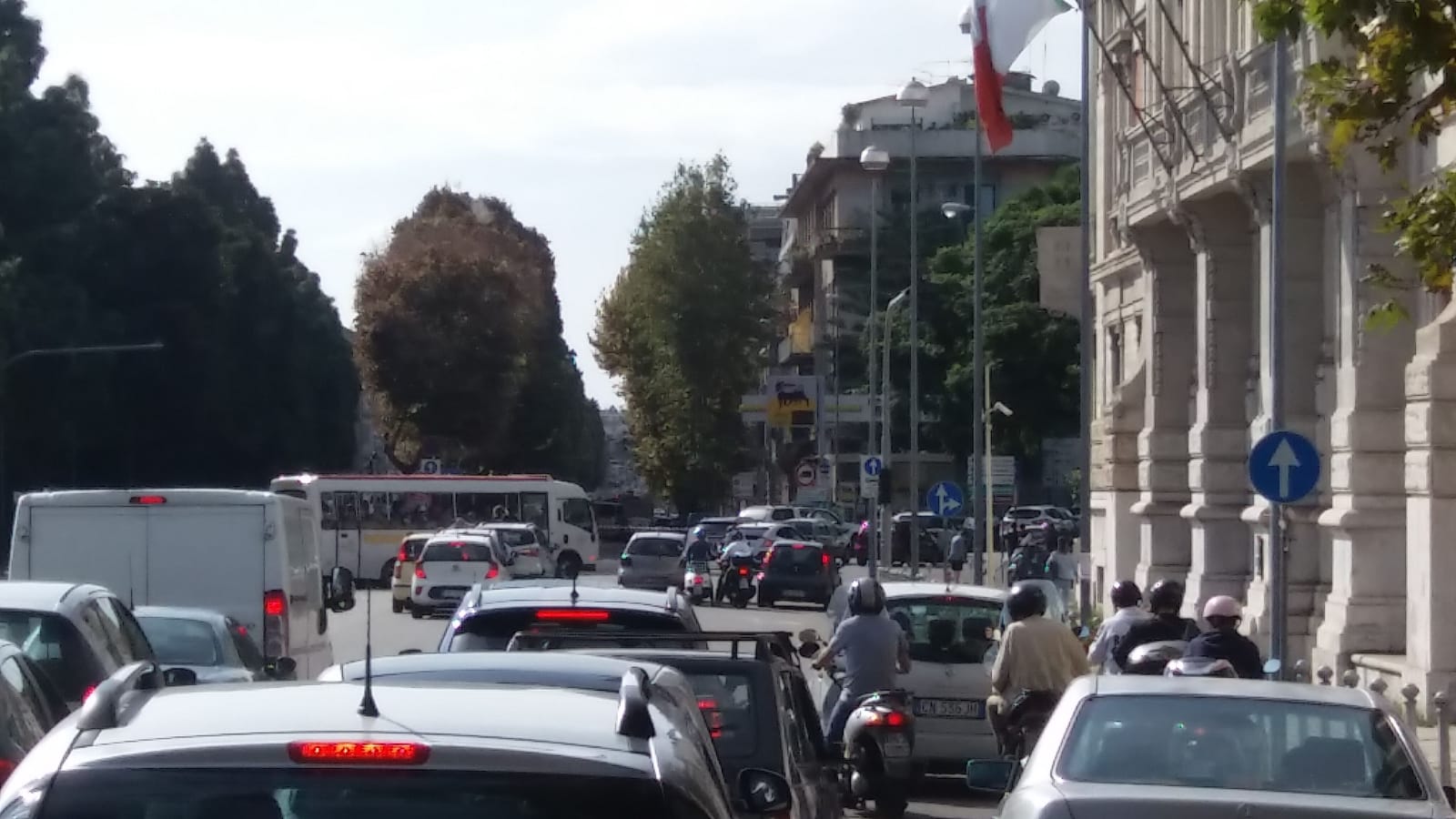 TRAFFICO MESSINA VIA GARIBALDI (1)