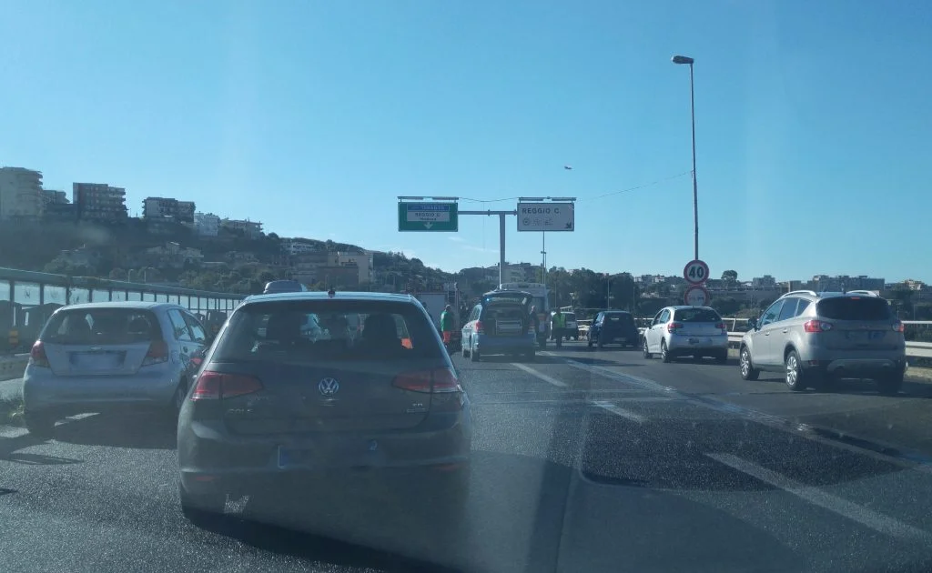 Reggio Calabria Terribile Incidente Sul Raccordo Allo Svincolo Delle 