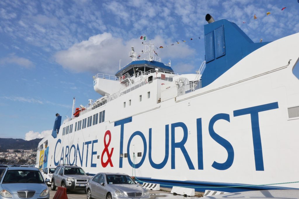 elio traghetto caronte