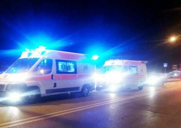 incidente stradale notte ambulanze