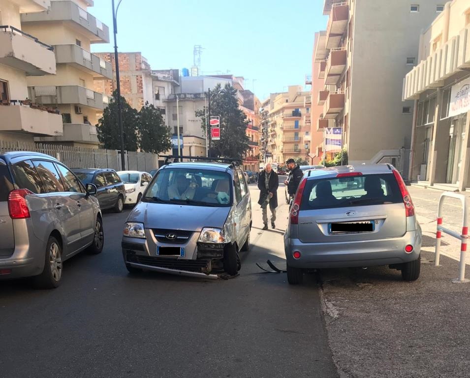 Reggio Calabria: incidente in Via Nazionale Pentimele, rallentamenti al ...