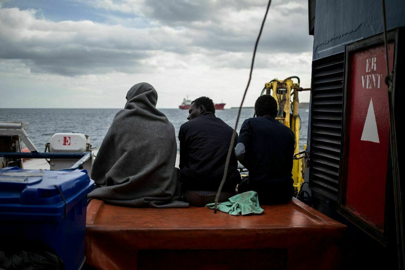 Migranti, Sea Watch verso Catania