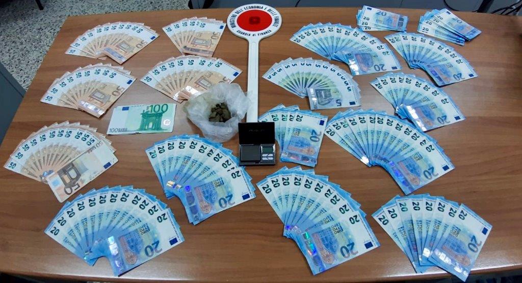 guardia finanza banconote false