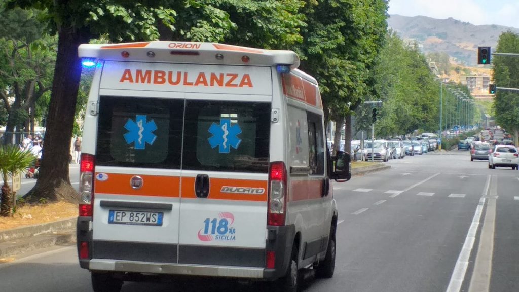 ambulanza messina (1)