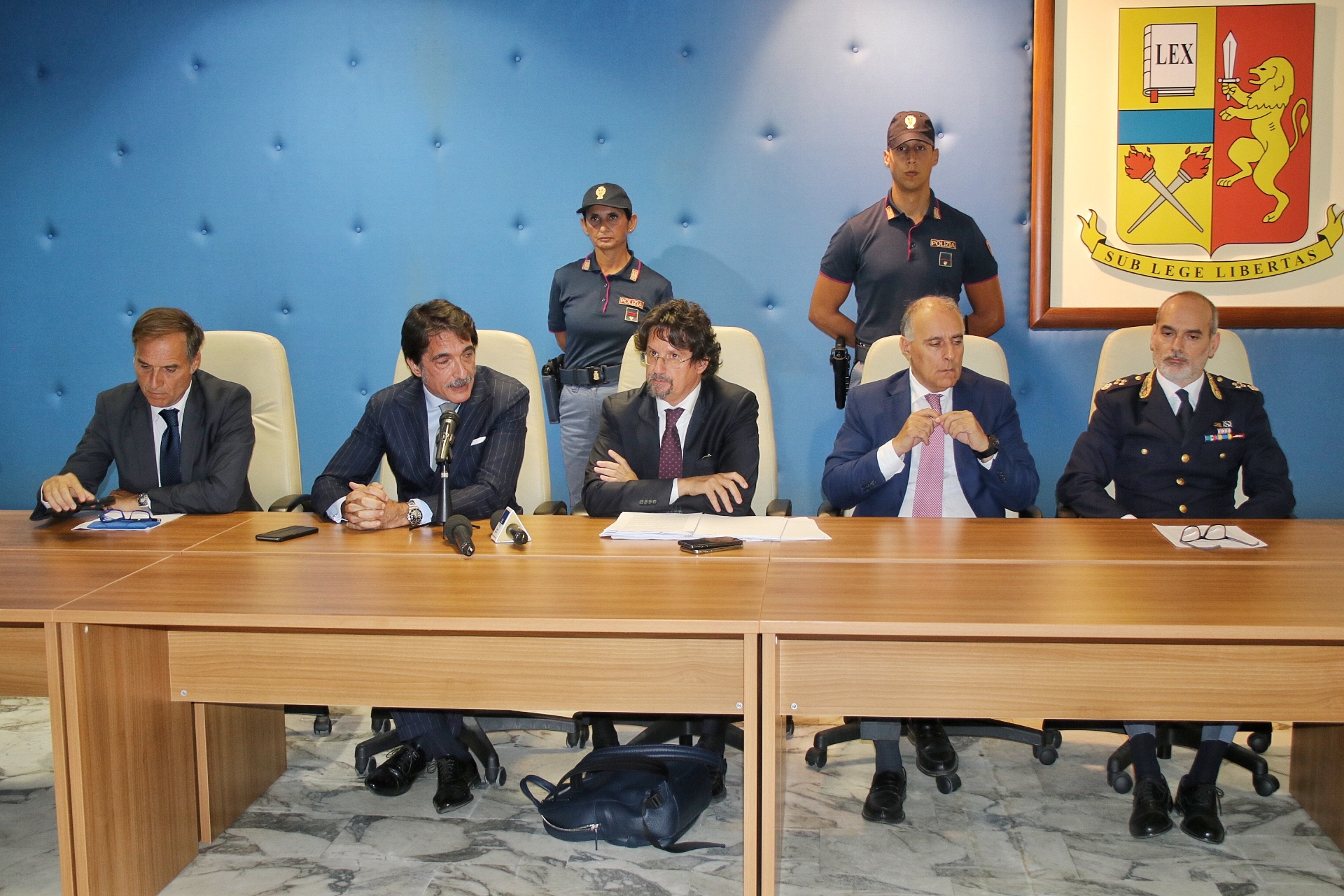 reggio calabria arresti questura polizia operazione libro nero (15)