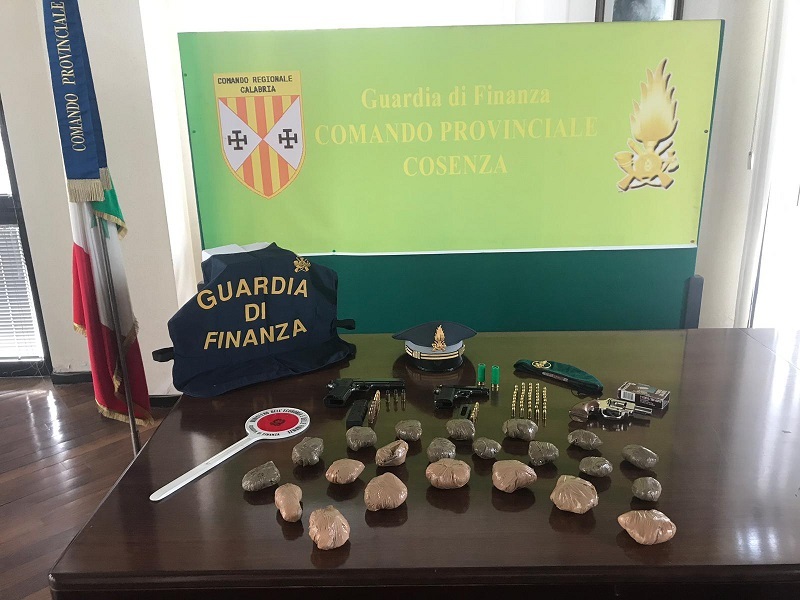 Cosenza armi droga