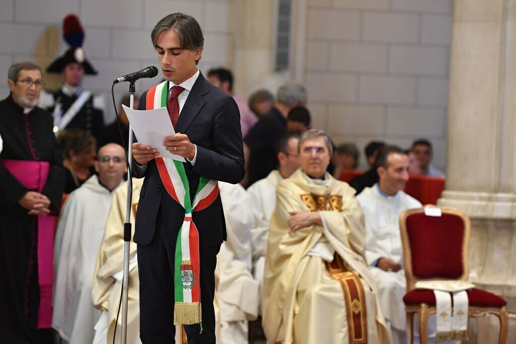 Falcomatà cero votivo in Cattedrale (1)
