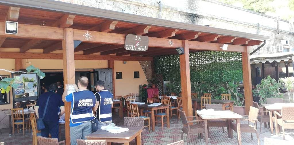 Reggio Calabria Maxi Blitz Sul Lungomare Di Scilla Sequestrati Pub 