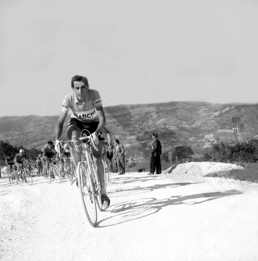Un francobollo per ricordare il mito di Fausto Coppi nel centenario ...