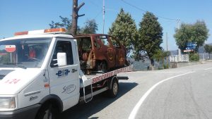 macchina abbandonata strada ortì