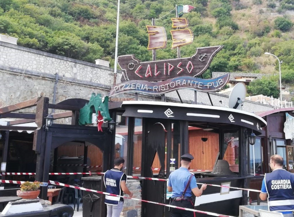 Reggio Calabria Maxi Blitz Sul Lungomare Di Scilla Sequestrati Pub 