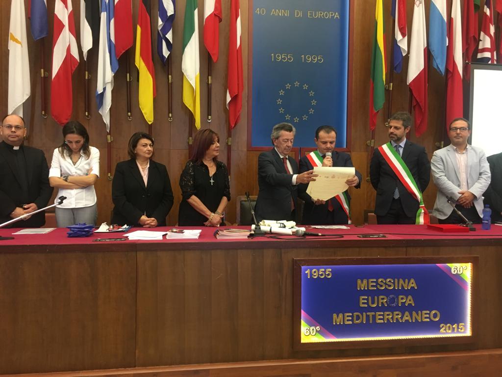 De Luca Cittadinanza onoraria a don Lilla