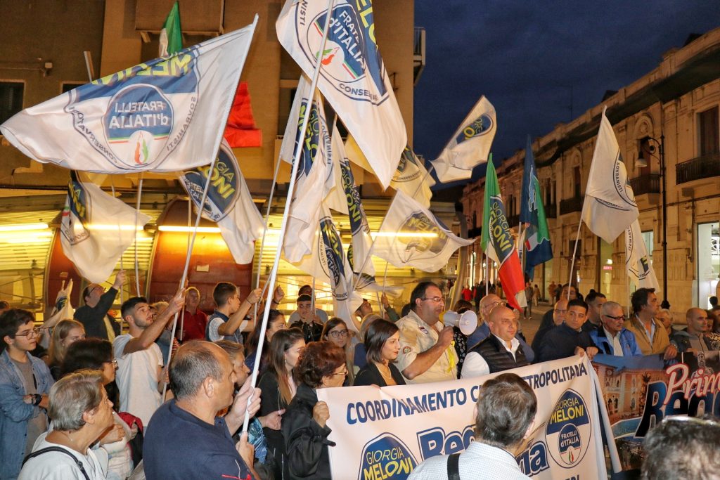 Fratelli d’Italia “Flashmob spazza-bugie”