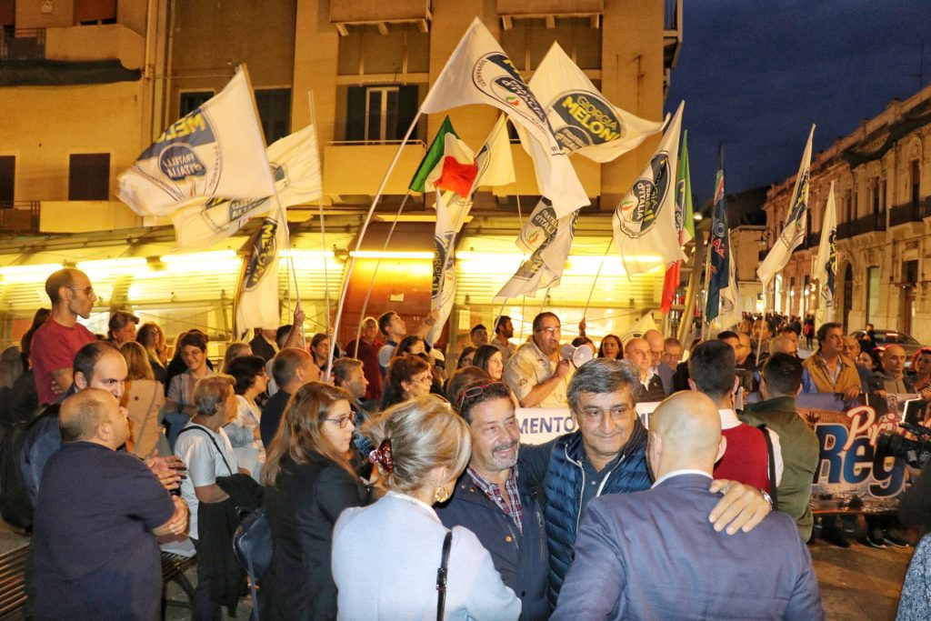 Fratelli d’Italia “Flashmob spazza-bugie”