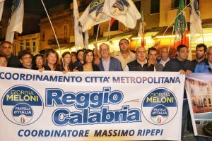 Fratelli d’Italia “Flashmob spazza-bugie”