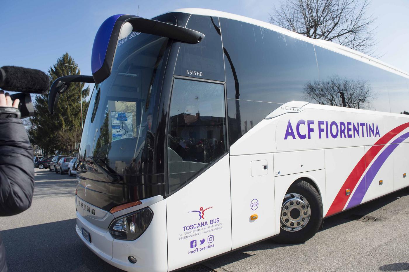 Morte Davide Astori: il pullman della Fiorentina lascia l’Hotel La di Moret