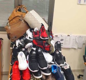 scarpe borse contraffatte
