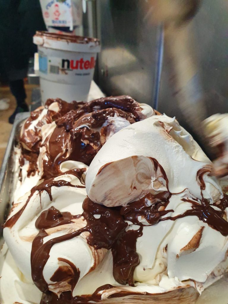 gelato nutella biscuits