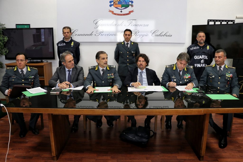 conferenza stampa operazione magma