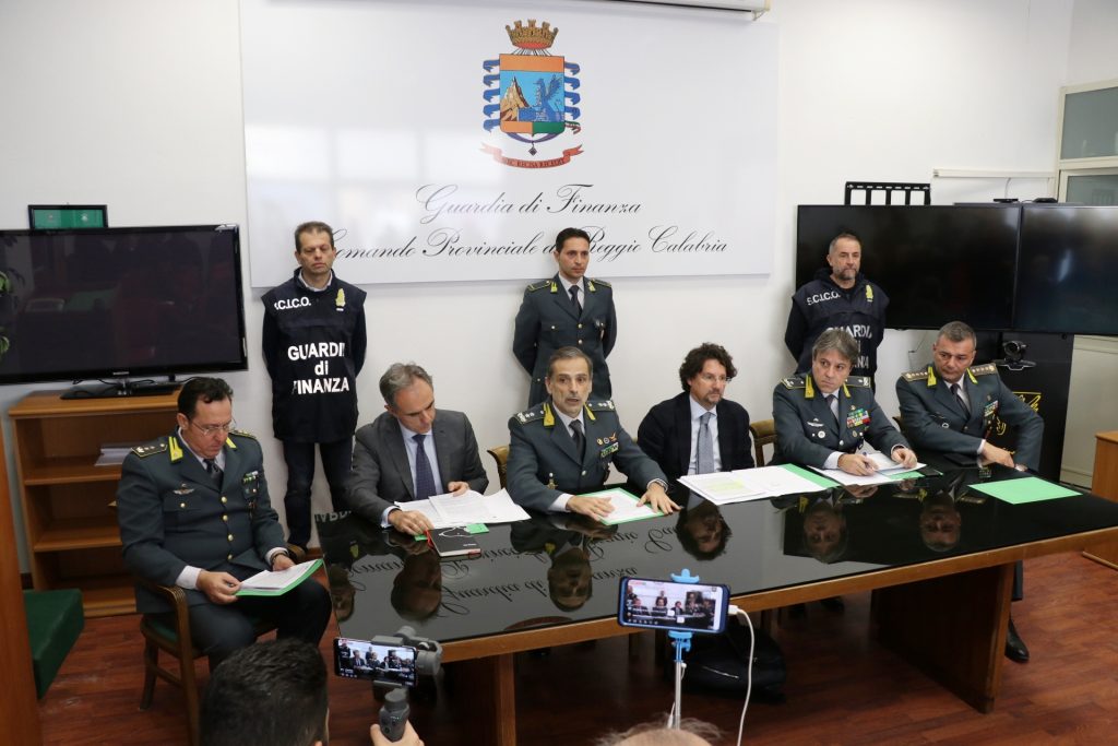 conferenza stampa operazione magma