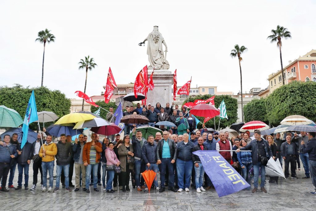 lavoratori avr a Piazza Italia