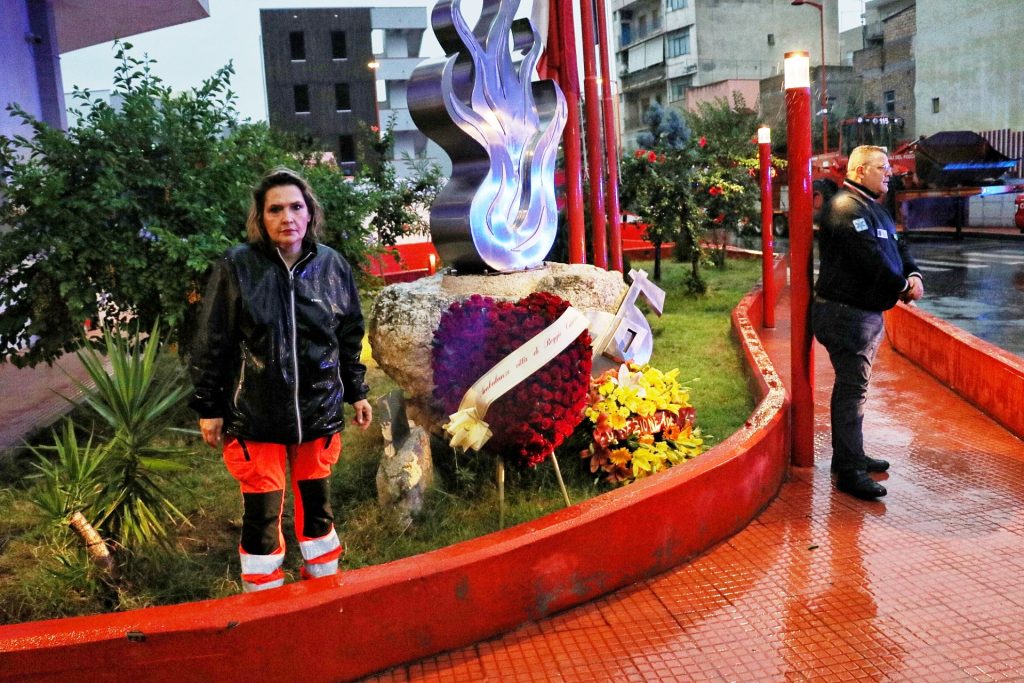 omaggio ambulanze vigili del fuoco morte nino candido