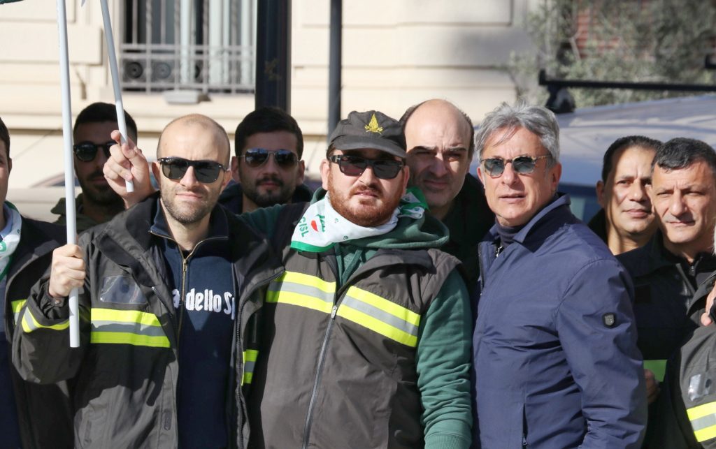 protesta vigili fuoco piazza italia