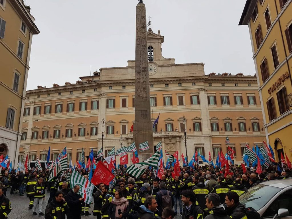 protesta vigili fuoco roma
