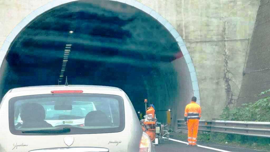 traffico incidente galleria spirito santo