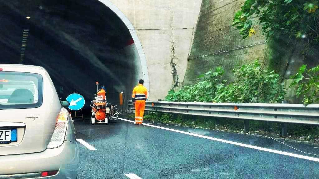traffico incidente galleria spirito santo