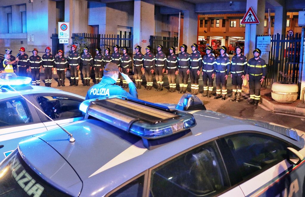 vigili del fuoco carabinieri polizia picchetto reggio calabria 5 novembre