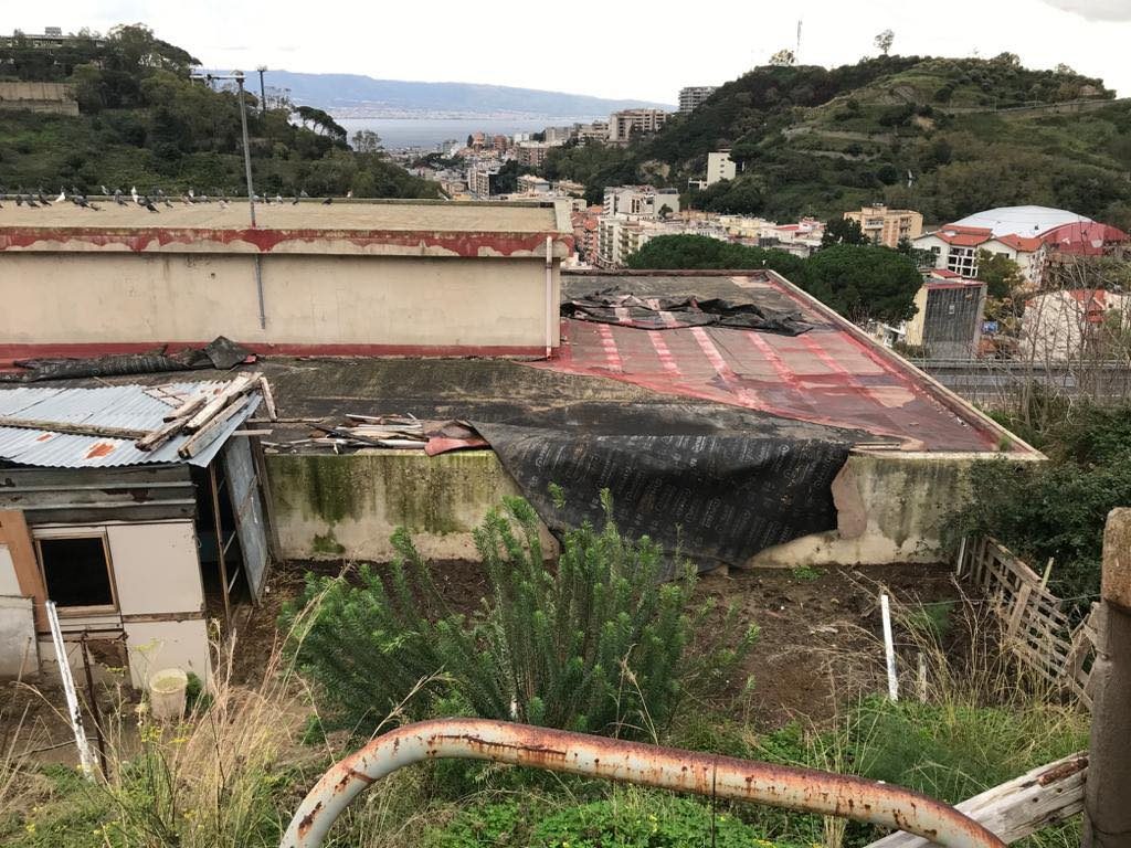 STALLA ABUSIVA MESSINA