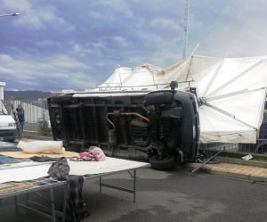 camion si ribalta mercatino botteghelle